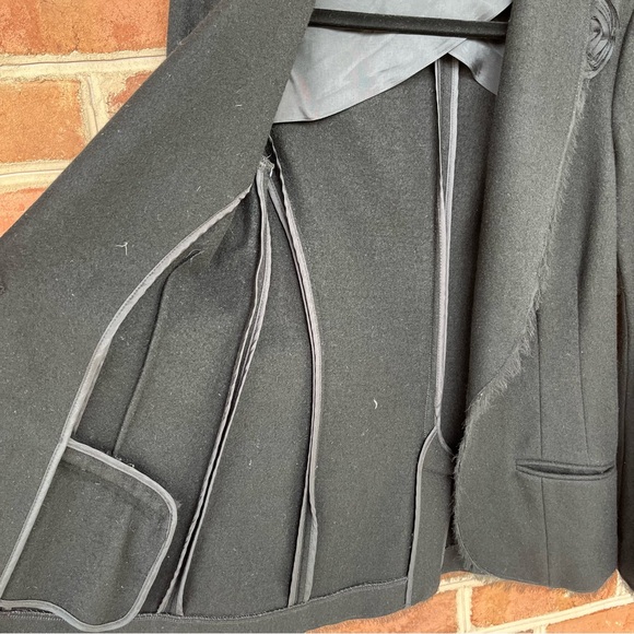 Banana Republic sculpted tailored wool blazer with roses and fringe size: small - Picture 12 of 16